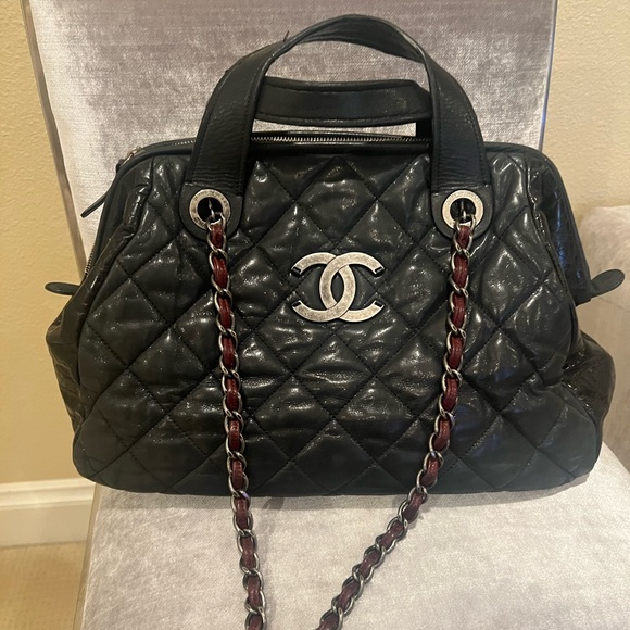 Can’t be authenticated “Chanel” purse. - Picture 1 of 9